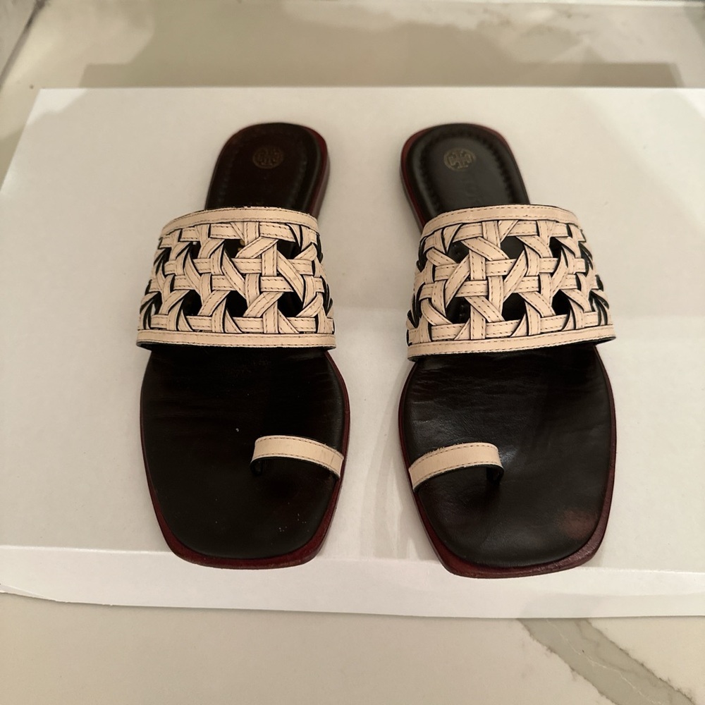 Tory Burch Basket Weave White Sandals, used, leather. Size 6.5